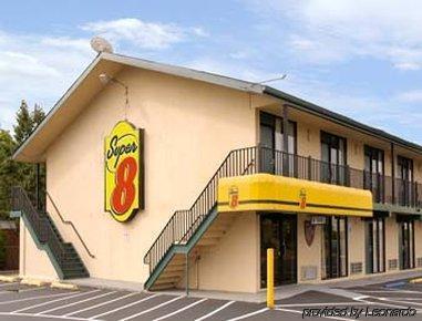 Super 8 Motel - Raritan المظهر الخارجي الصورة